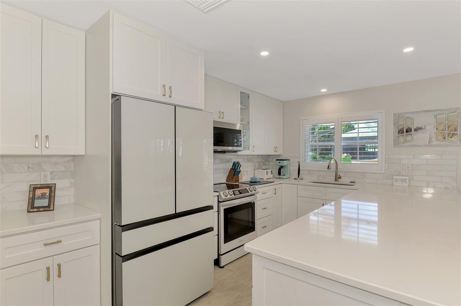 5628 CAPE LEYTE DR — photo 46