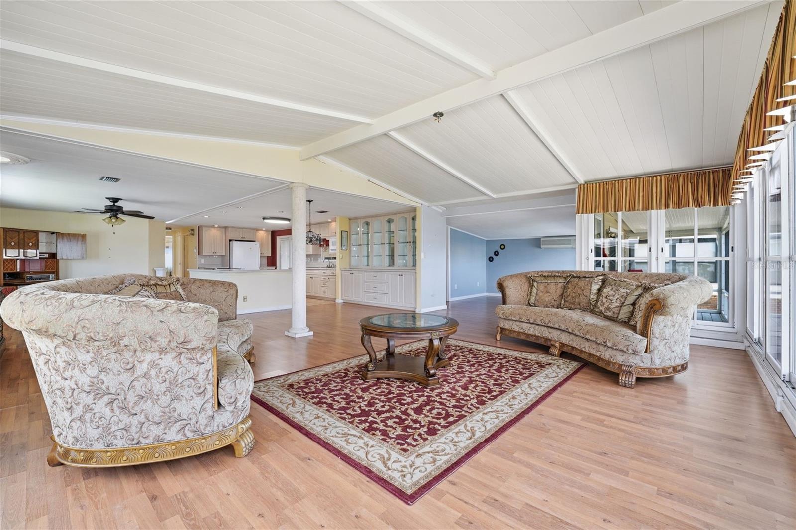 118 MARTINIQUE RD — photo 22
