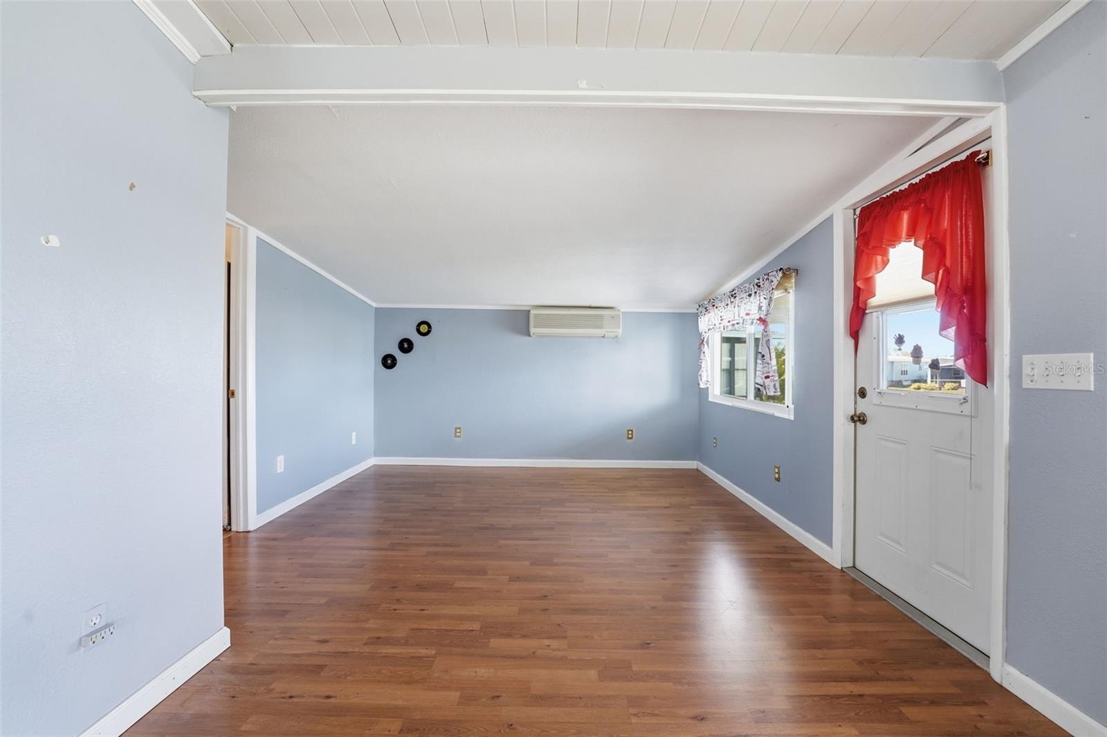 118 MARTINIQUE RD — photo 24