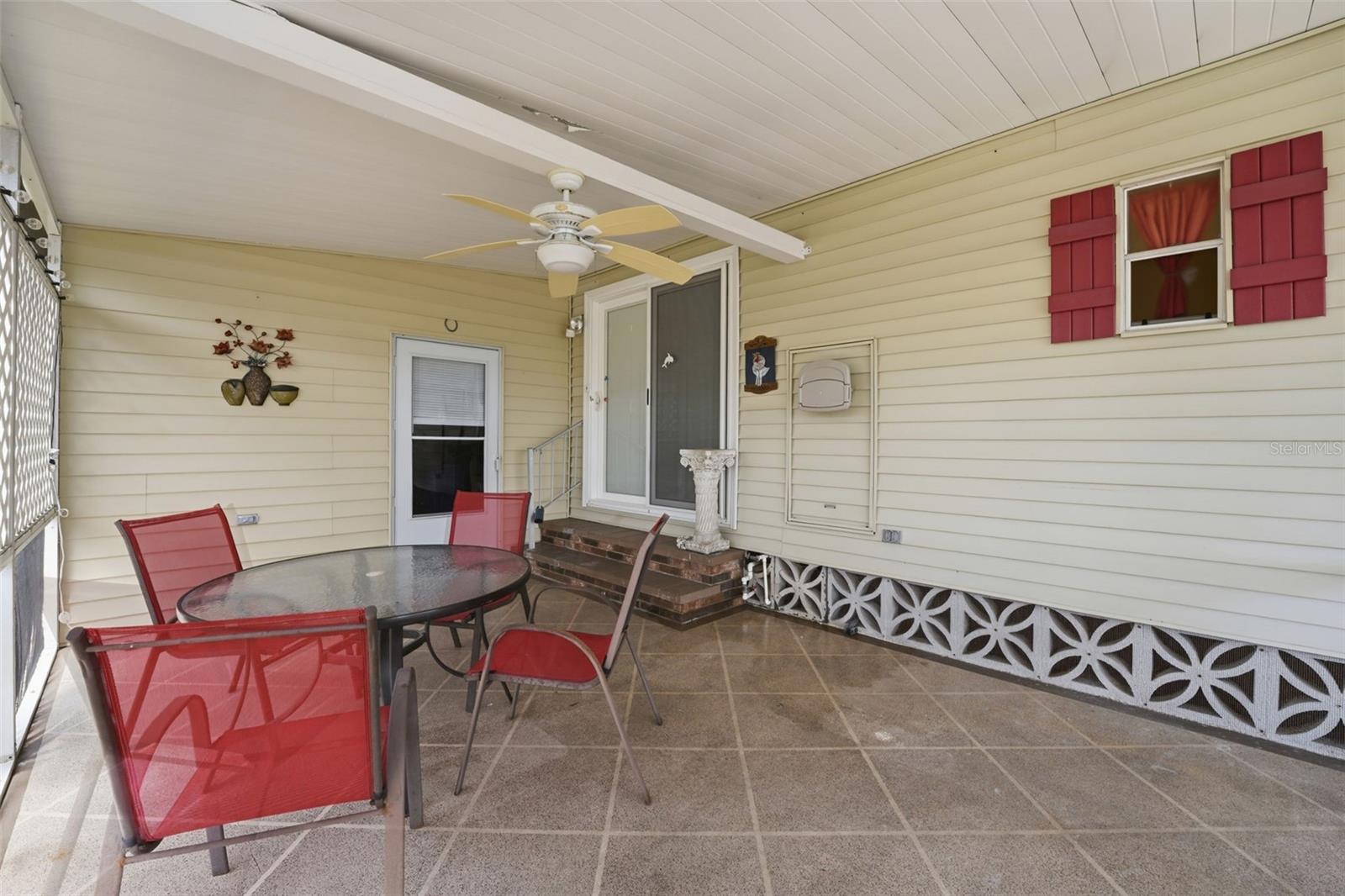 118 MARTINIQUE RD — photo 12