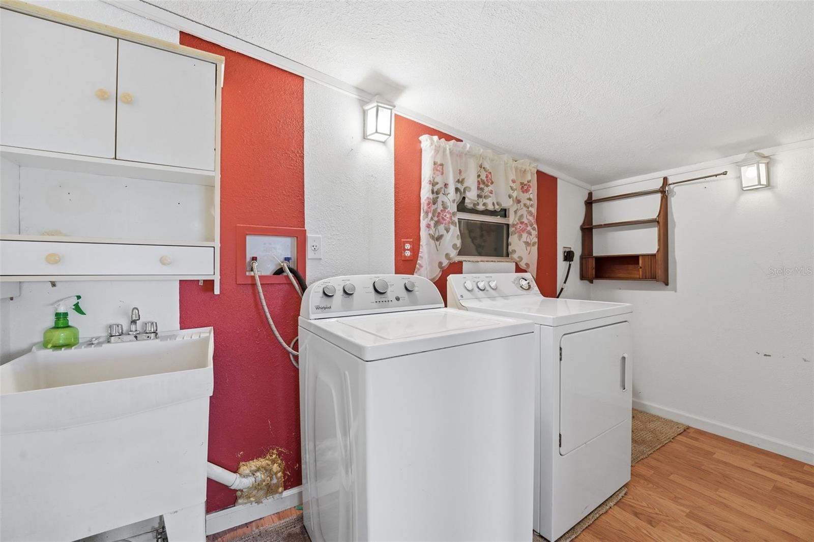 118 MARTINIQUE RD — photo 26