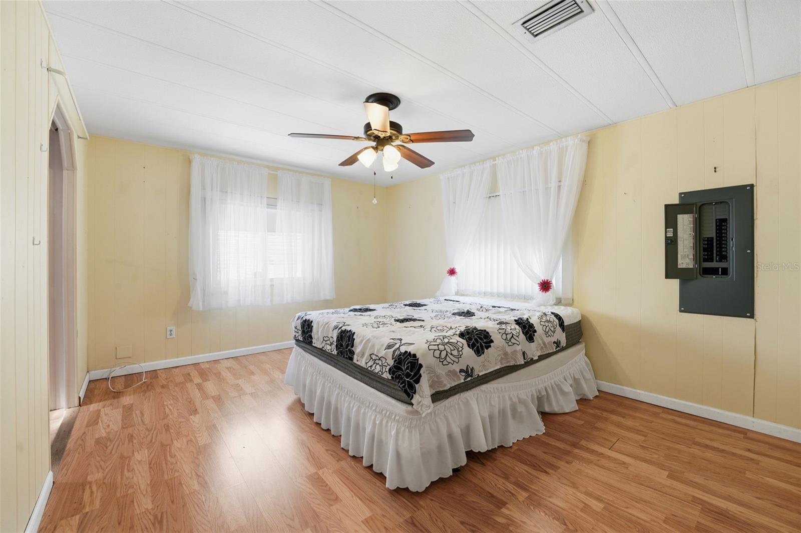 118 MARTINIQUE RD — photo 30