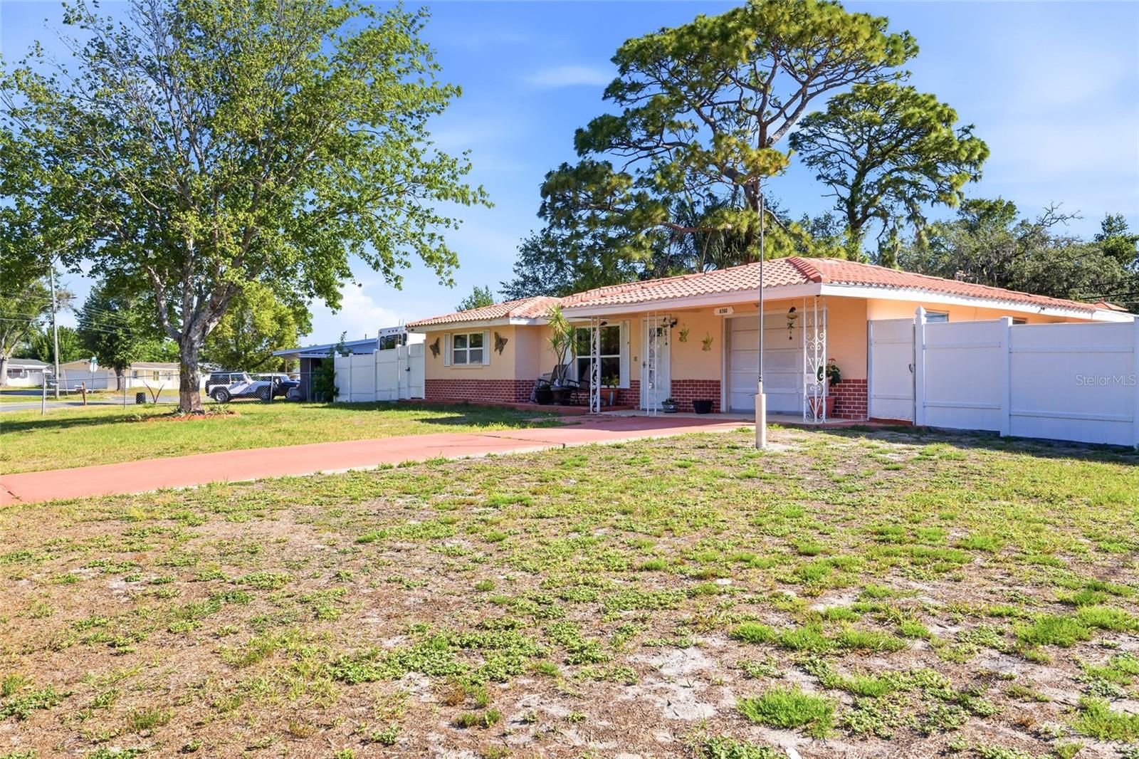 6760 RUNNEL DR — photo 3