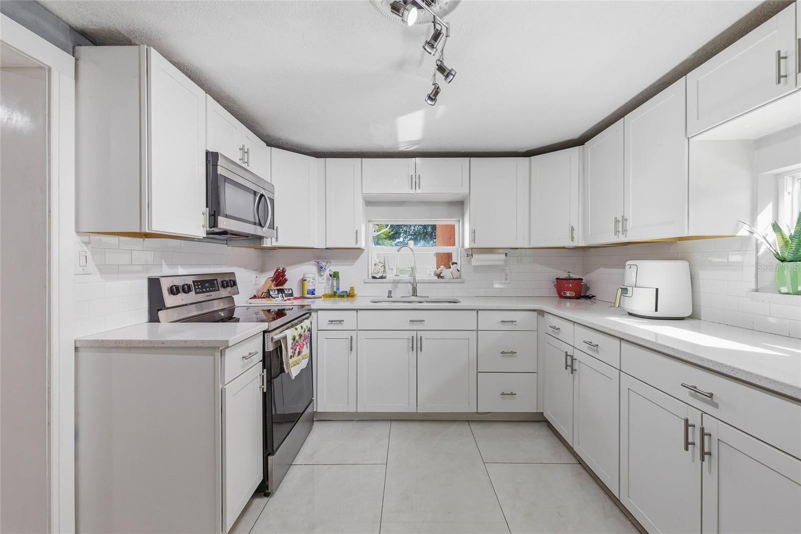 6760 RUNNEL DR — photo 16