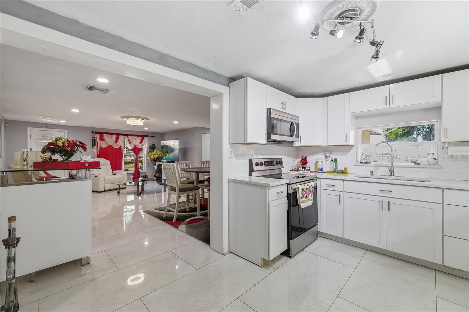 6760 RUNNEL DR — photo 17