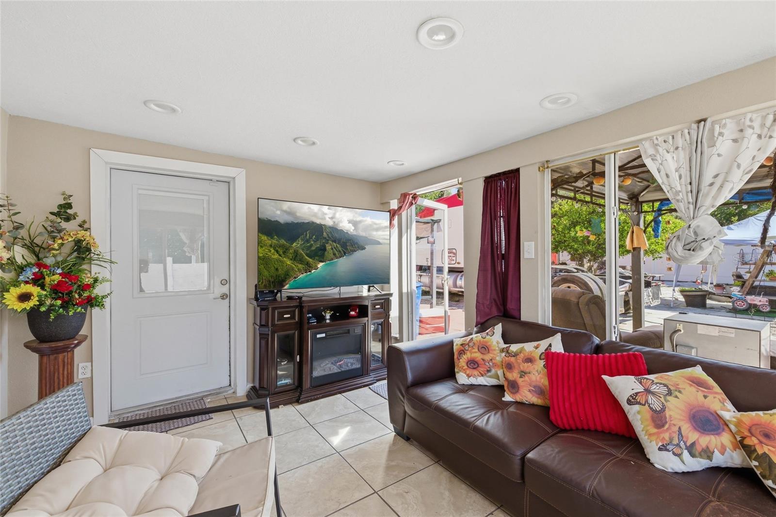 6760 RUNNEL DR — photo 29