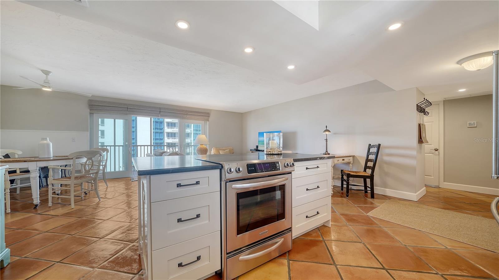 800 BENJAMIN FRANKLIN DR #406 — photo 8