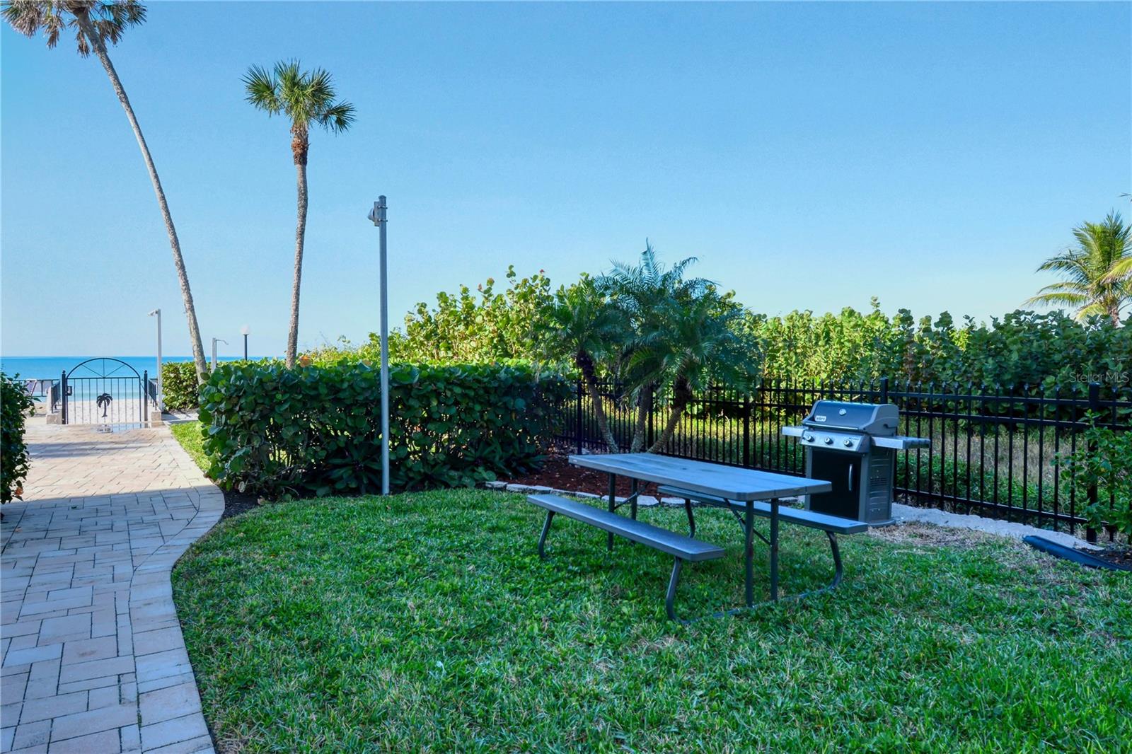 800 BENJAMIN FRANKLIN DR #406 — photo 28