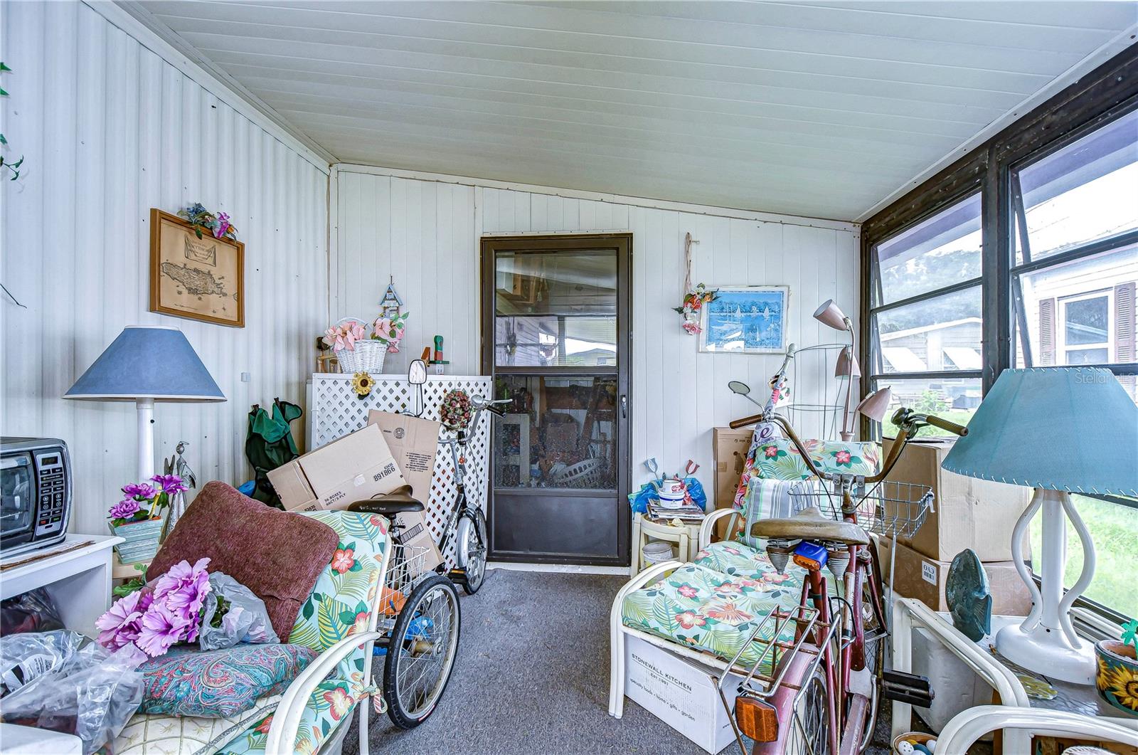 3843 DAMIAN DR — photo 8