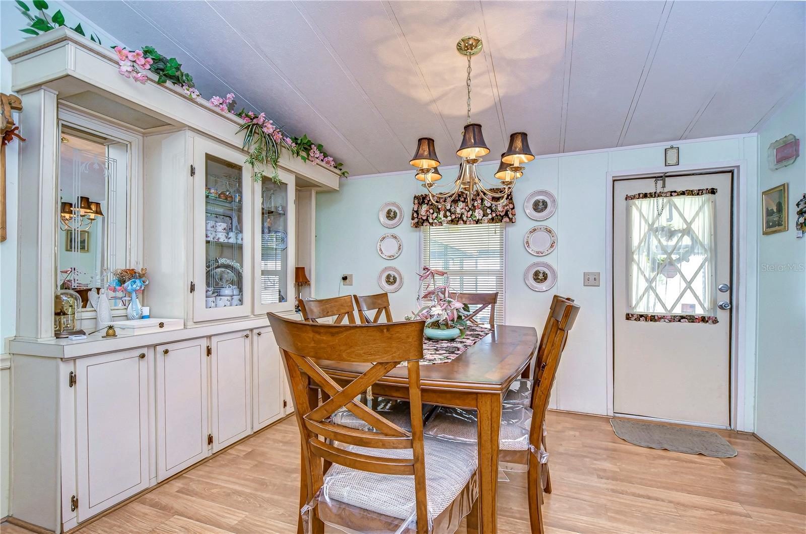 3843 DAMIAN DR — photo 18