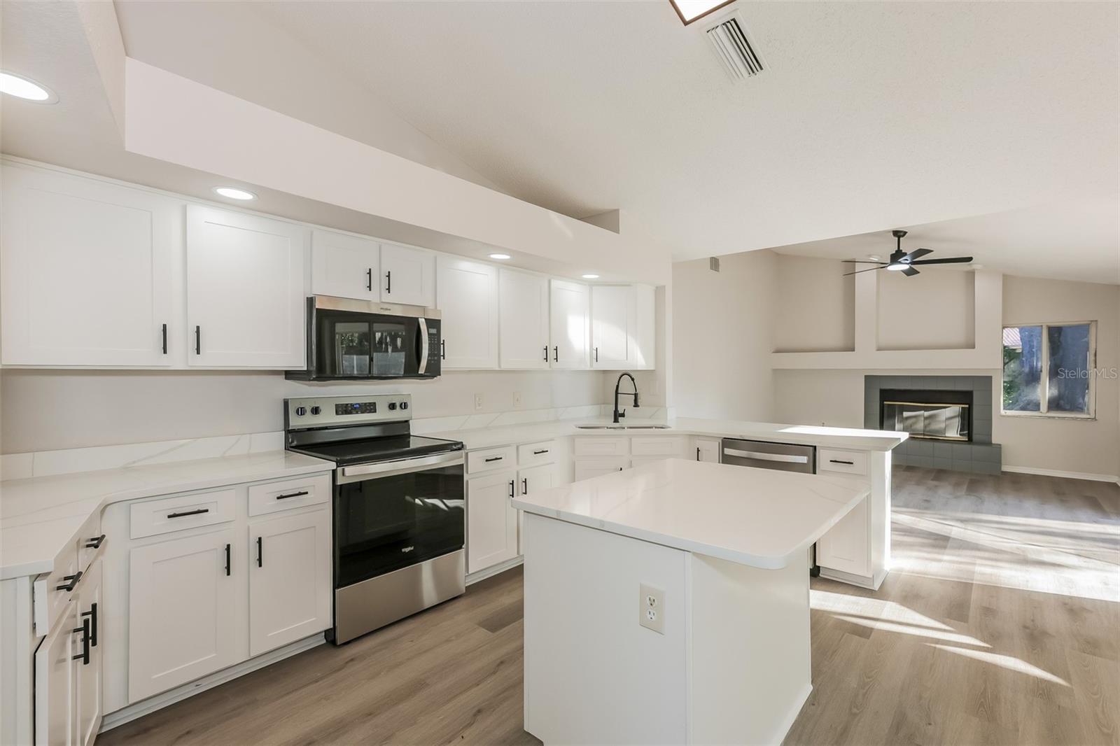 2624 BRIDLE DR — photo 6