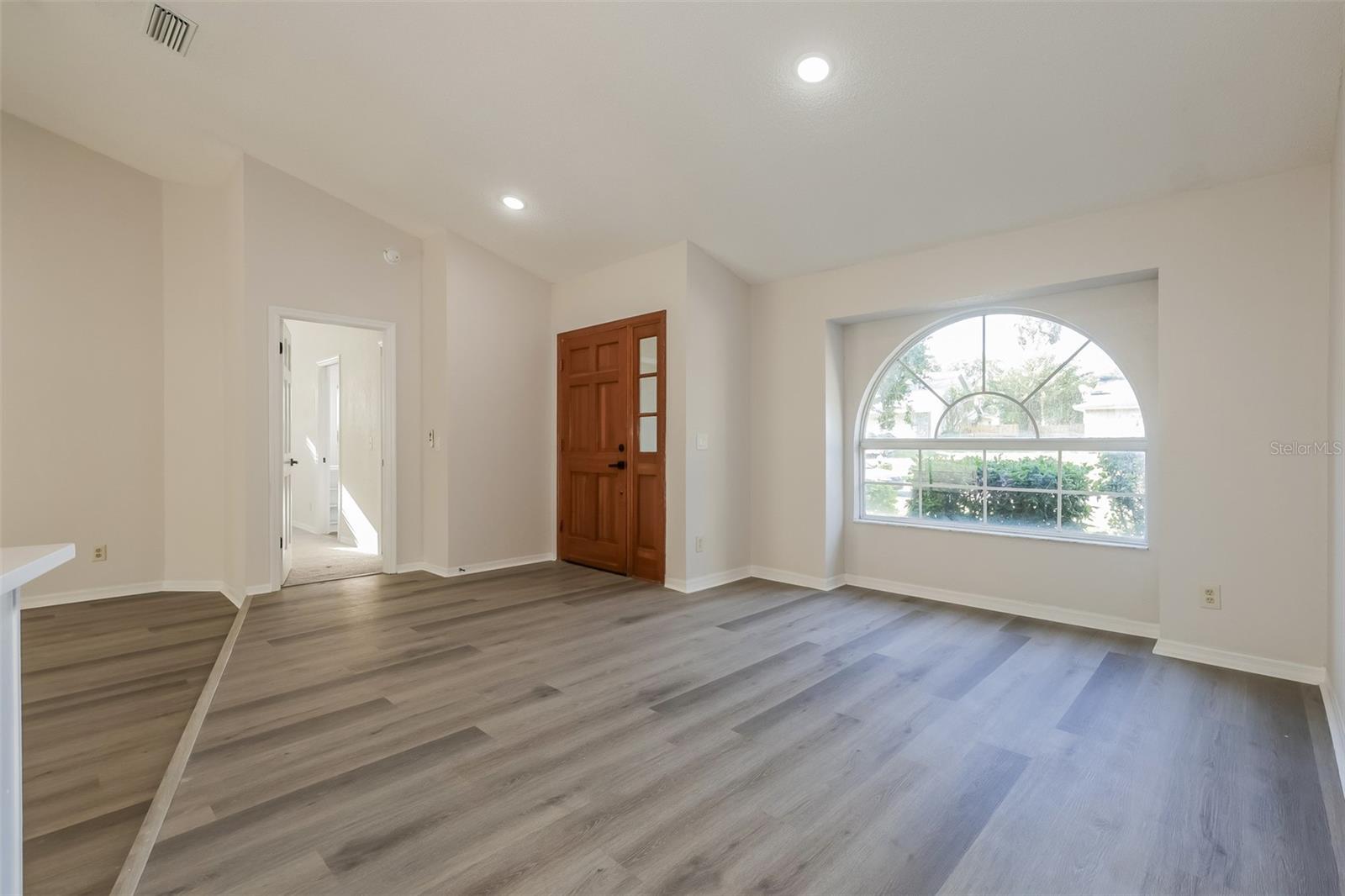 2624 BRIDLE DR — photo 8