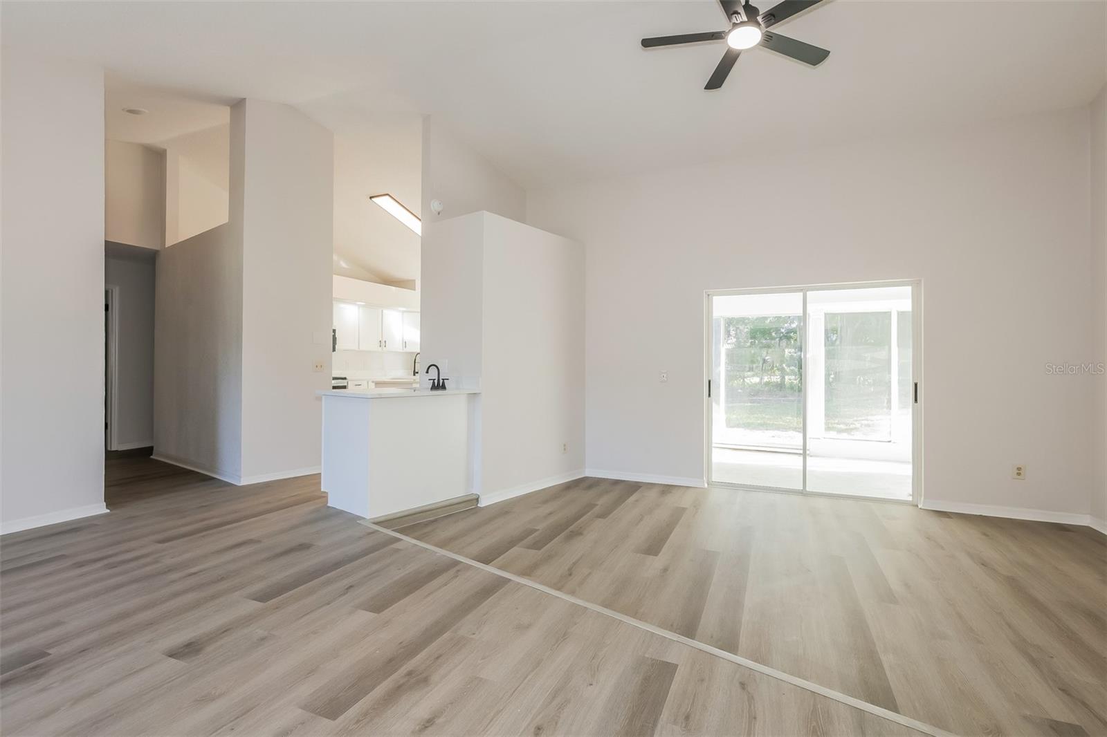 2624 BRIDLE DR — photo 5