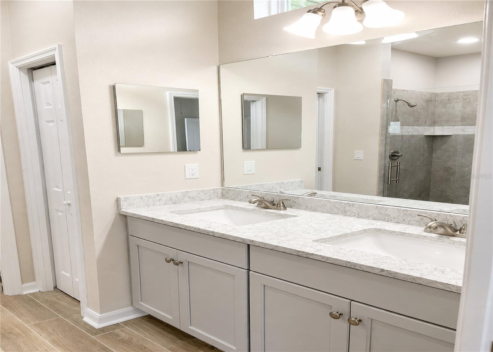 411 SHANNON ESTATES CT — photo 9
