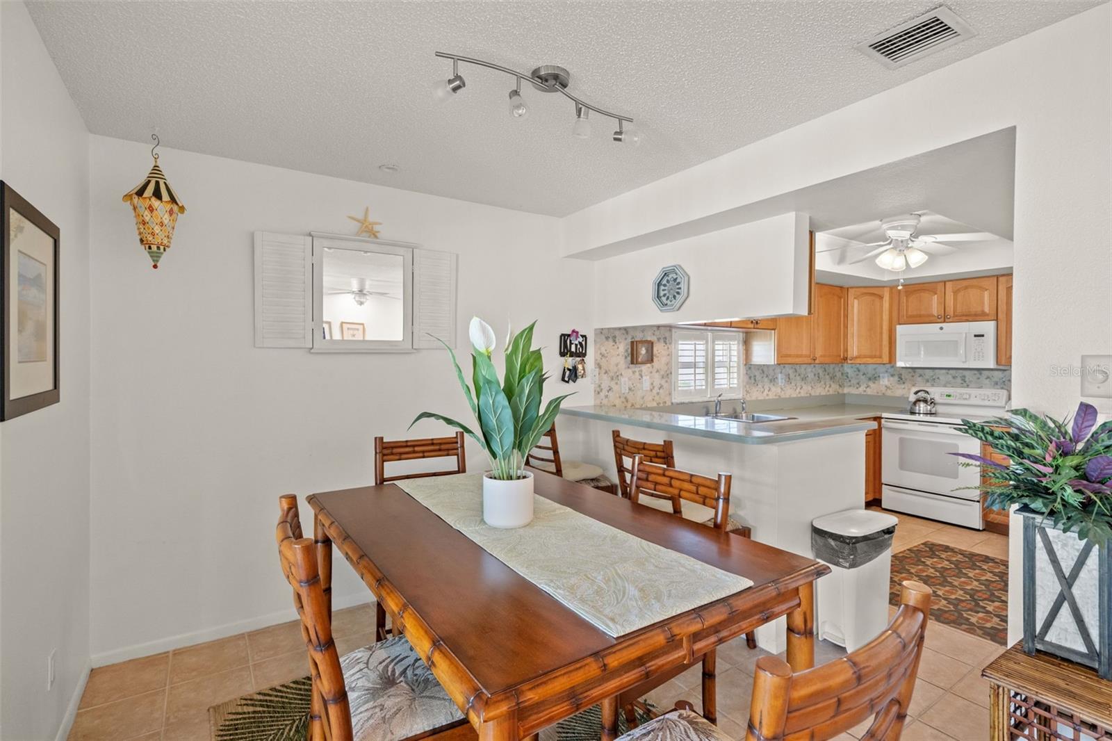 140 ASHLEY LN — photo 13