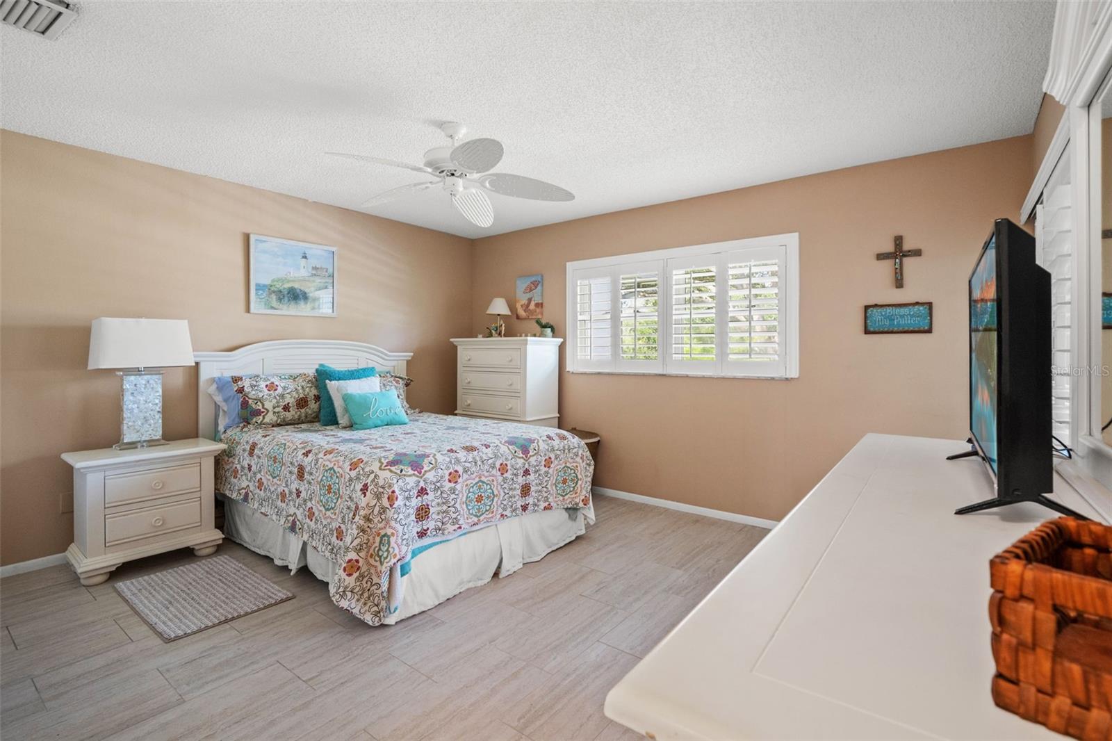 140 ASHLEY LN — photo 20