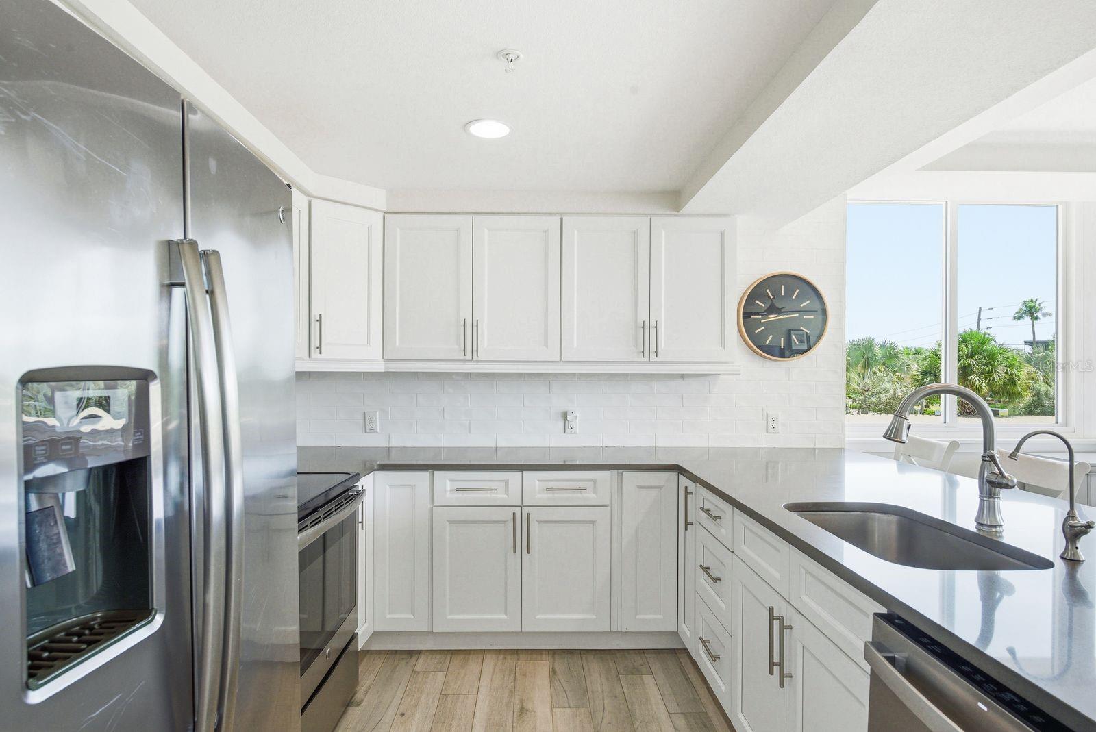 223 ISLAND WAY #2D — photo 5