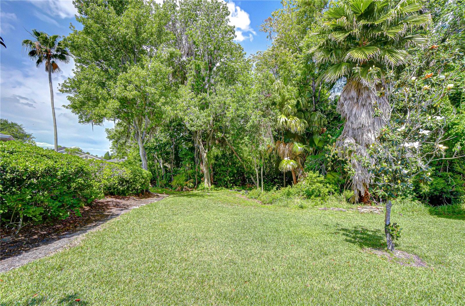 9815 GINGERWOOD DR — photo 44