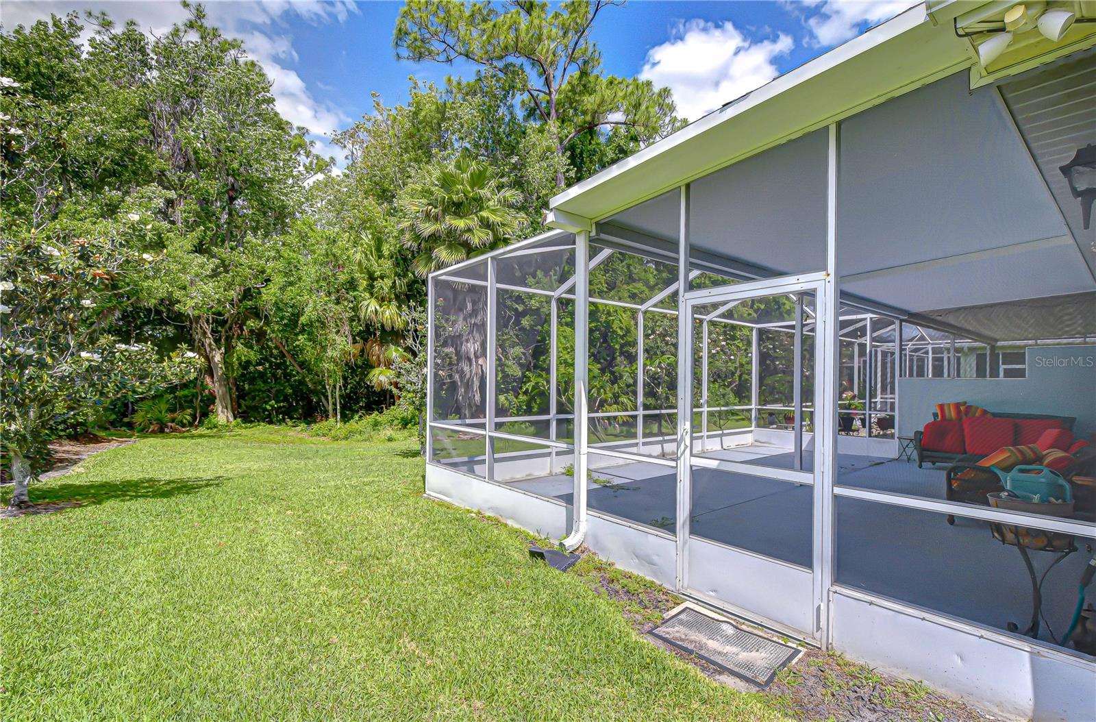 9815 GINGERWOOD DR — photo 41