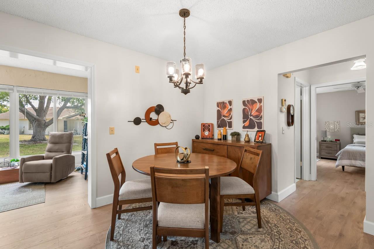 330 GLOUCESTER BLVD — photo 8