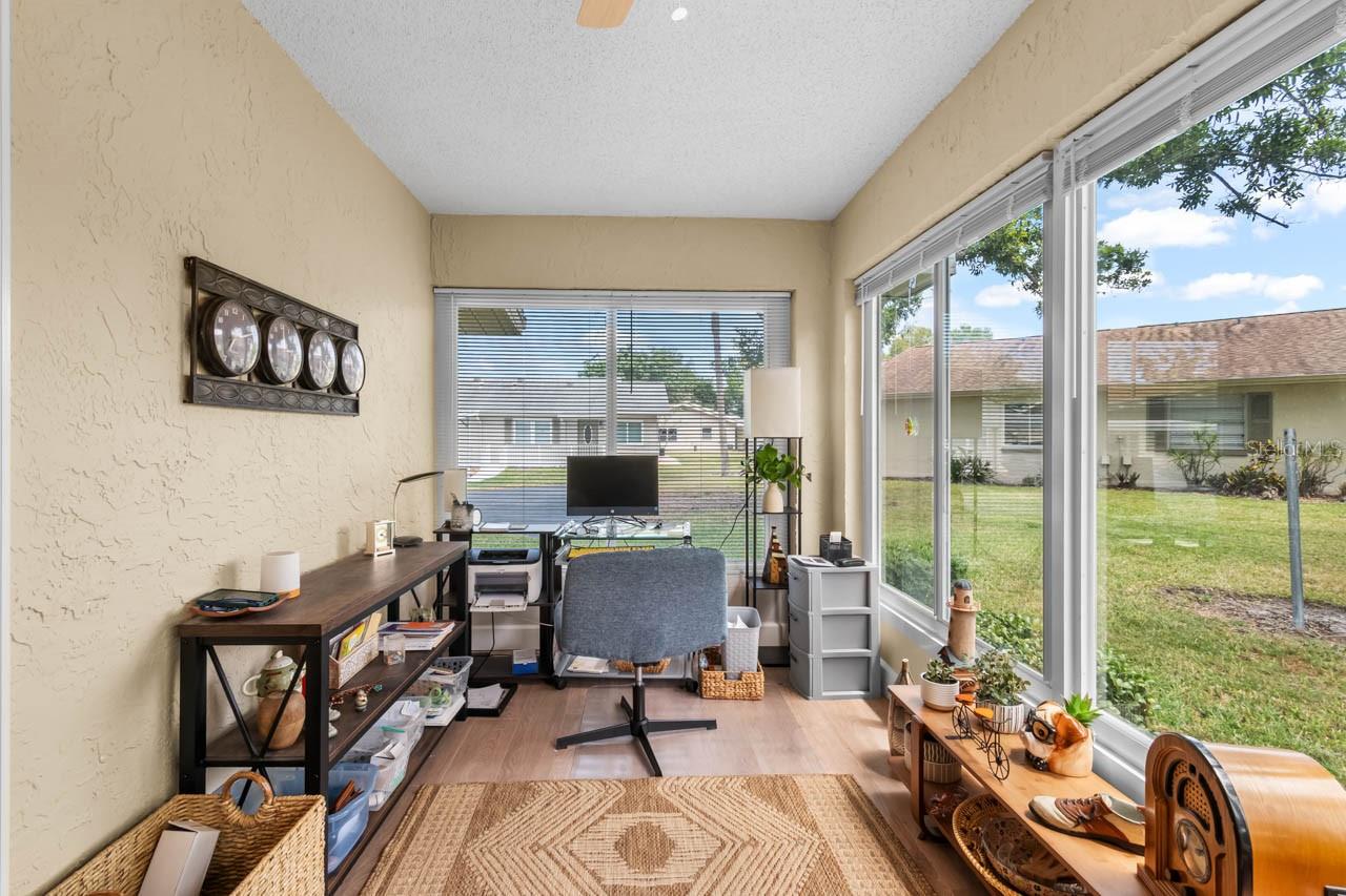 330 GLOUCESTER BLVD — photo 10
