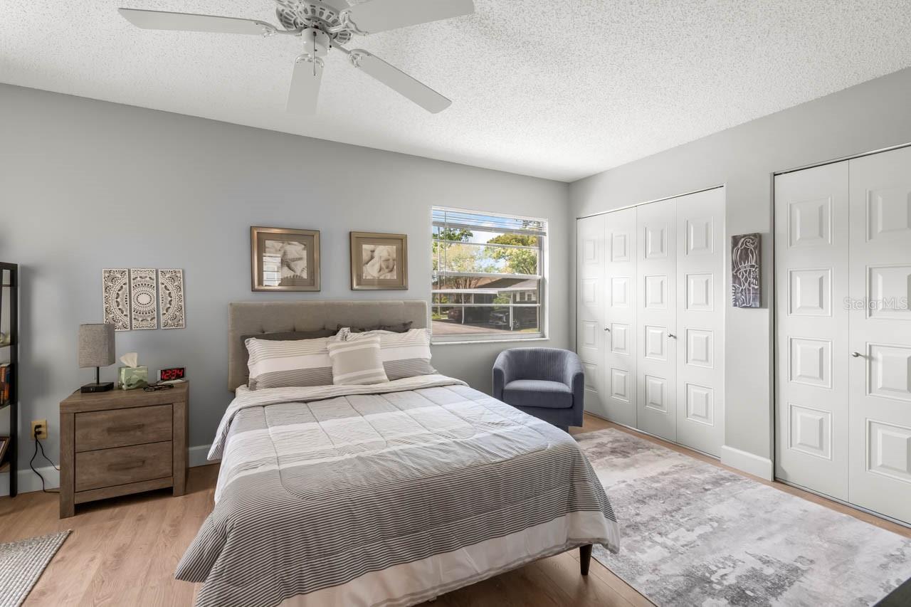 330 GLOUCESTER BLVD — photo 17
