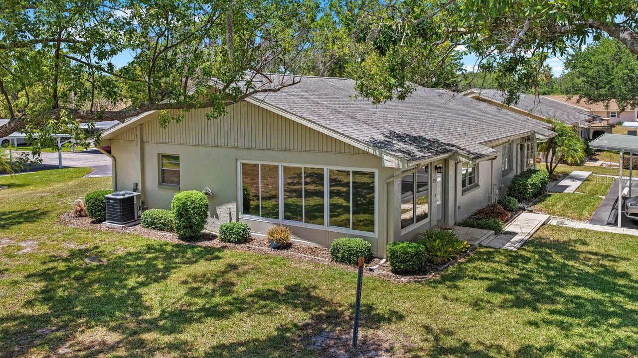 330 GLOUCESTER BLVD — photo 33