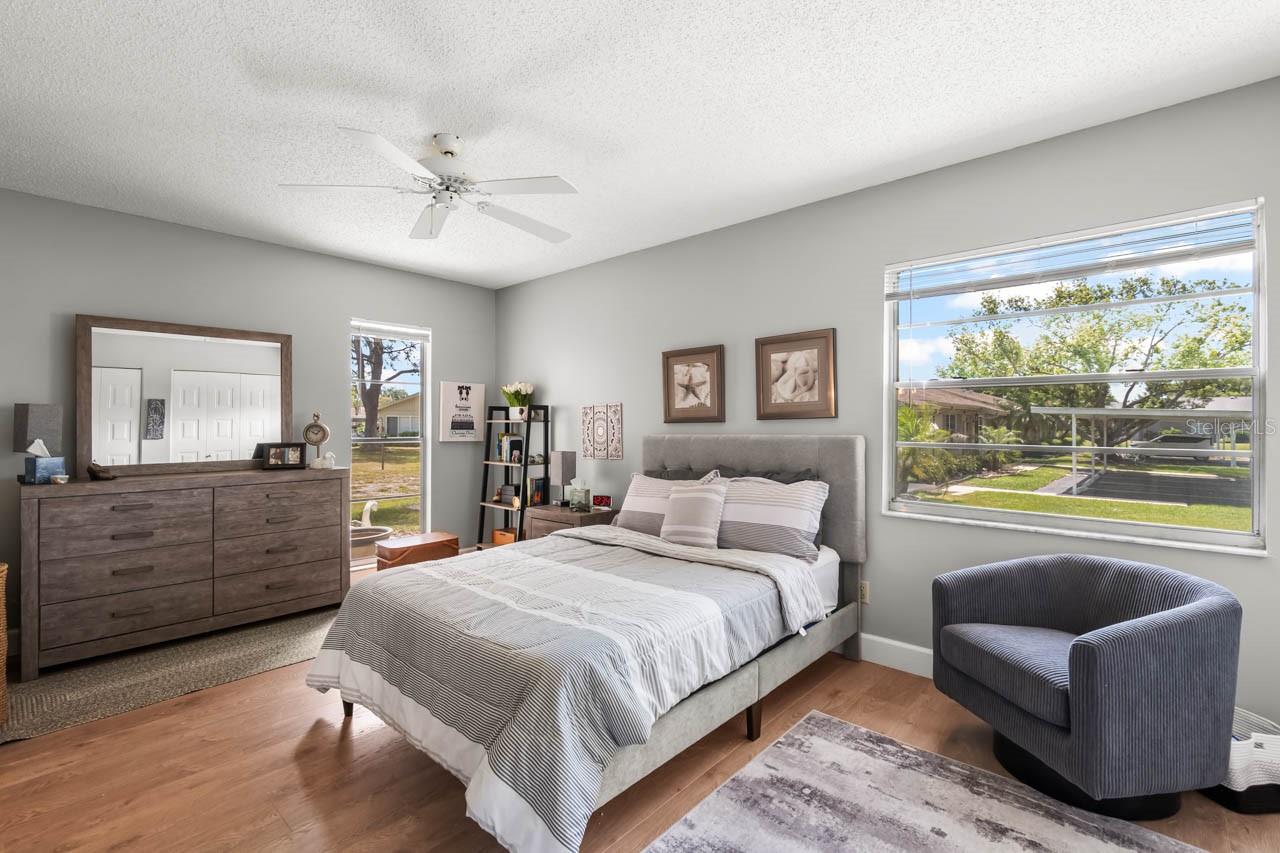 330 GLOUCESTER BLVD — photo 19