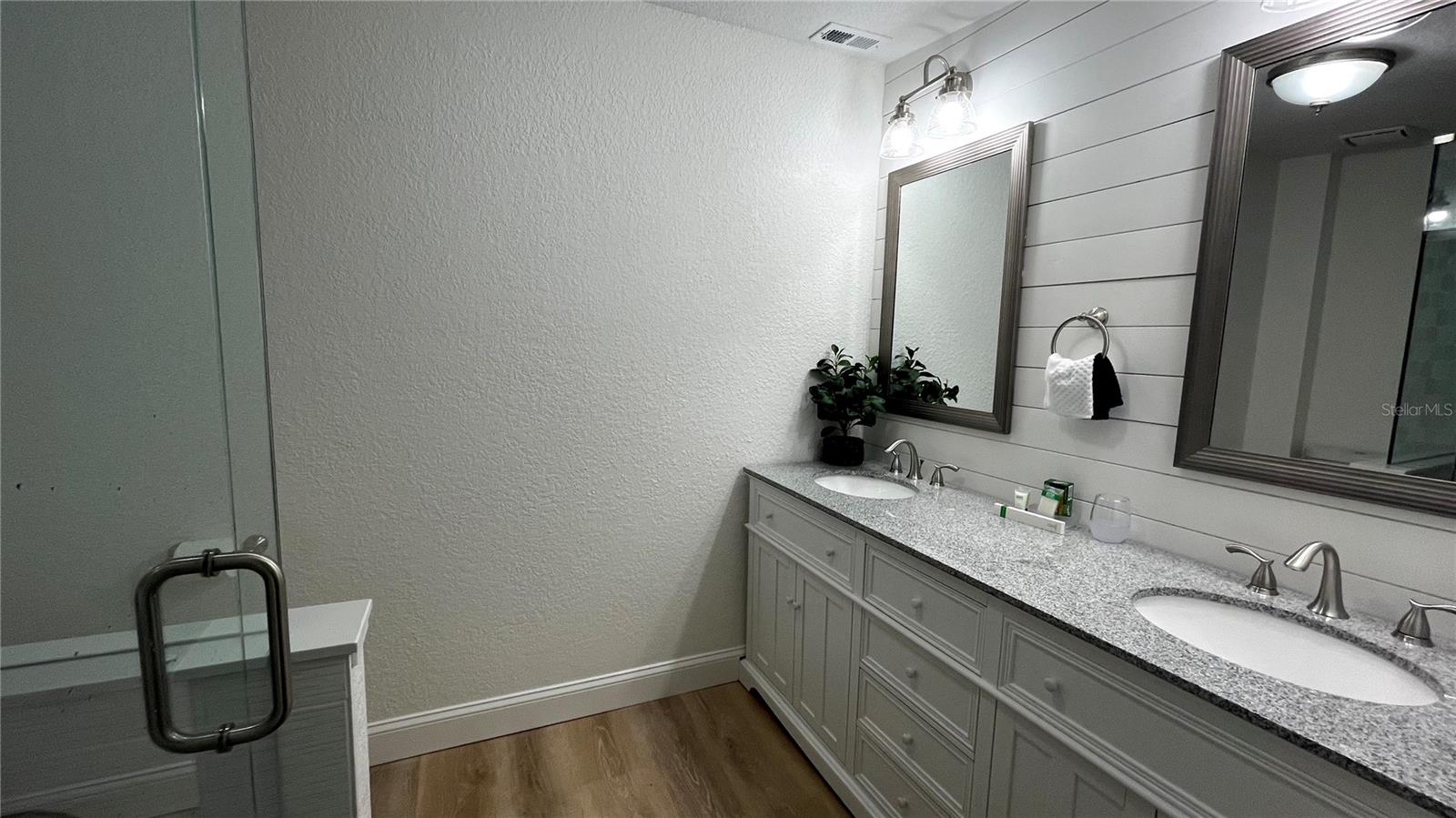 1639 ST CATHERINE DR W — photo 9