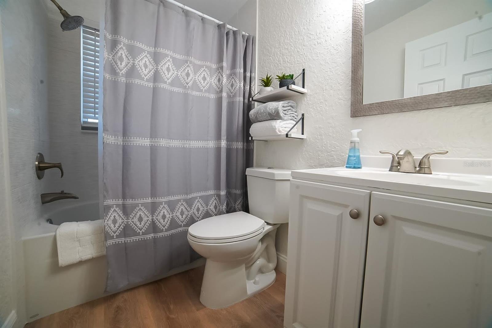 1639 ST CATHERINE DR W — photo 14