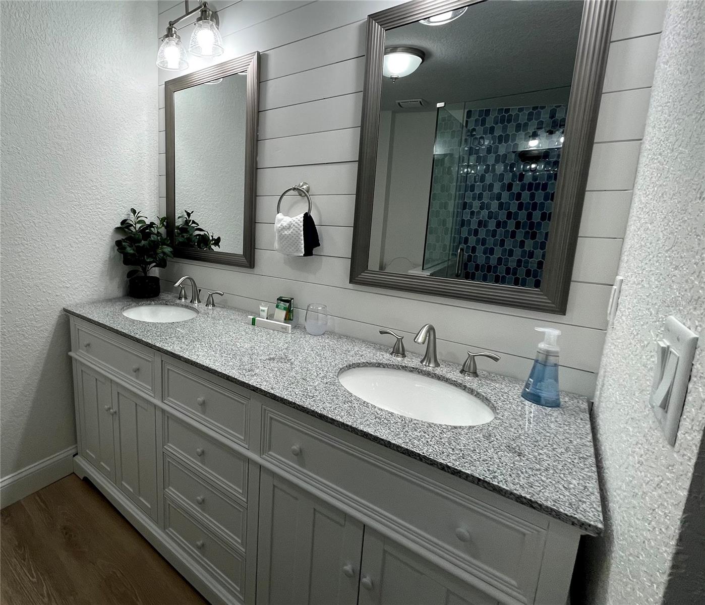 1639 ST CATHERINE DR W — photo 10