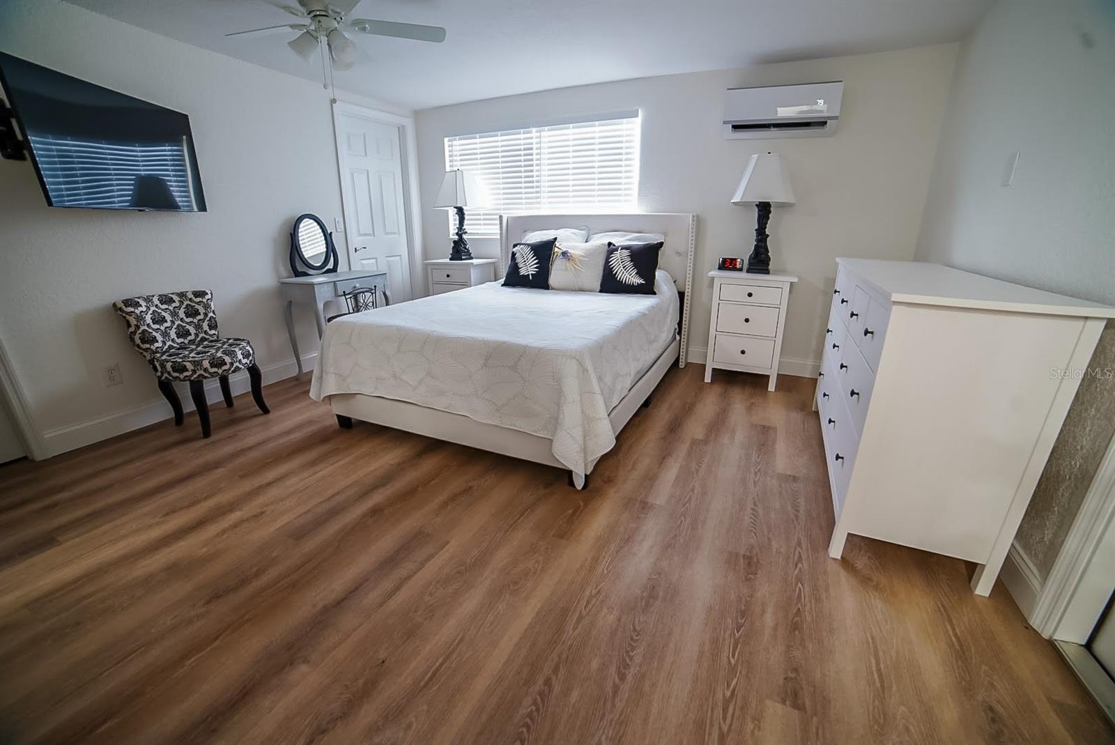 1639 ST CATHERINE DR W — photo 11