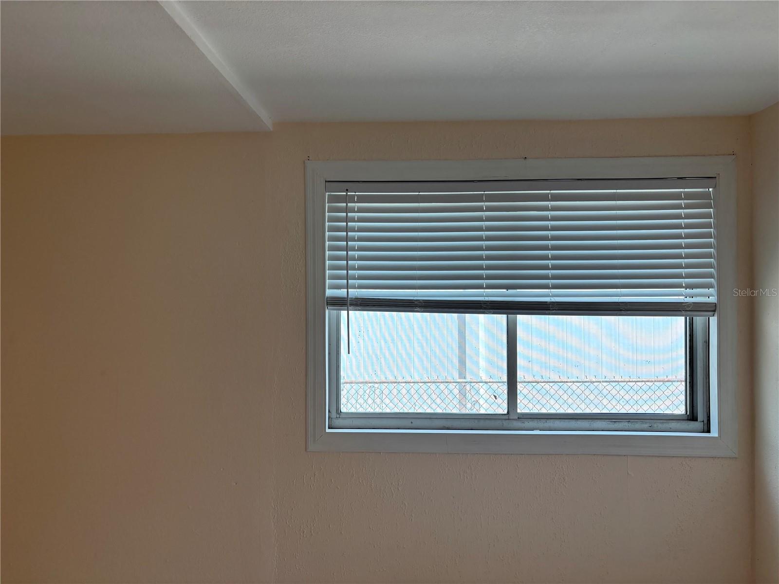 1320 LARSEN LN — photo 15