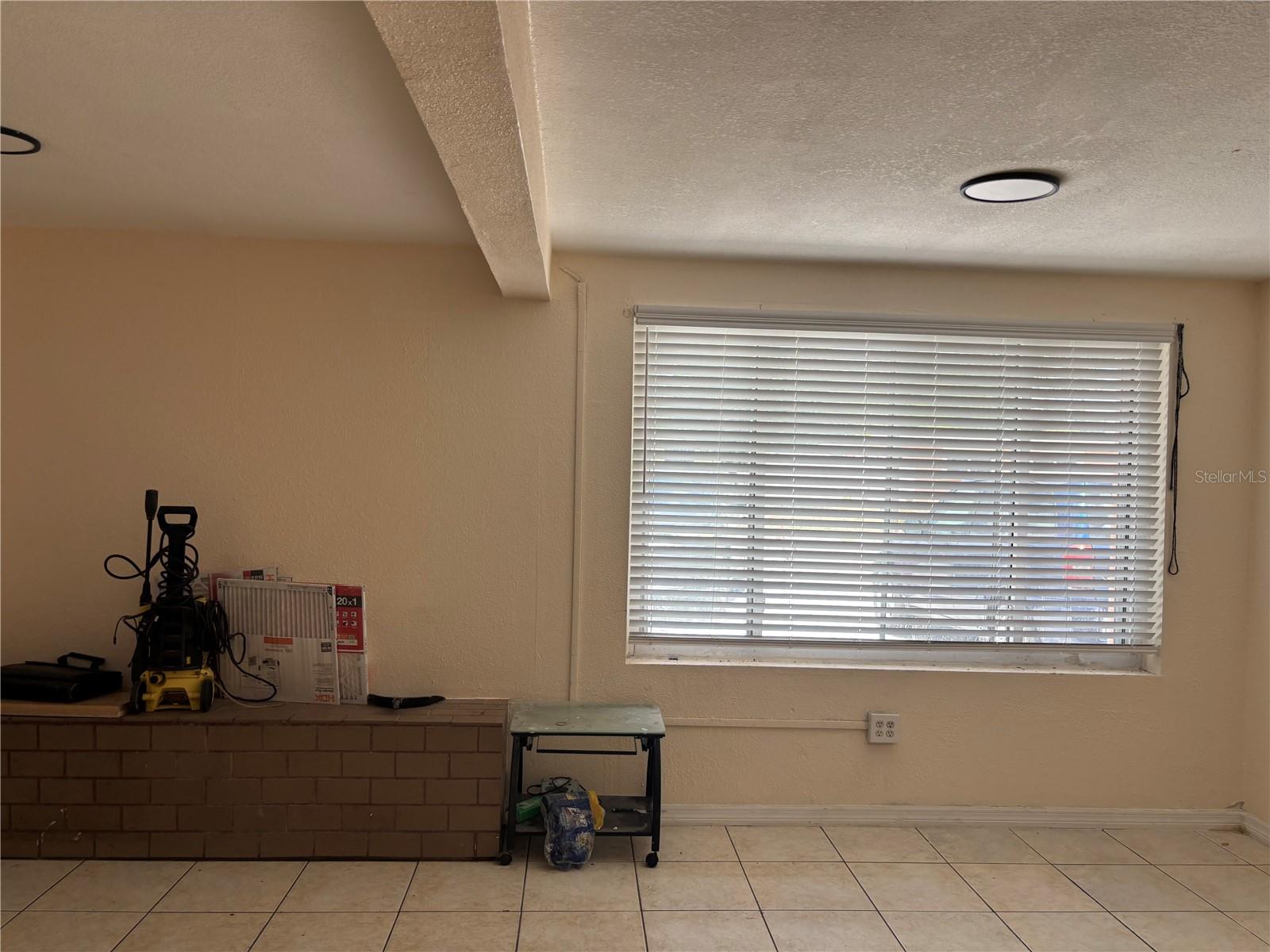 1320 LARSEN LN — photo 37