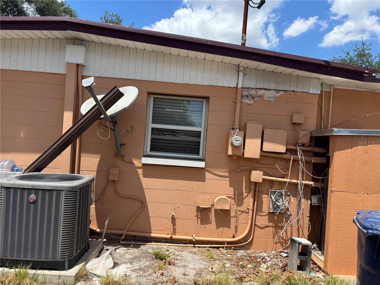 1320 LARSEN LN — photo 19