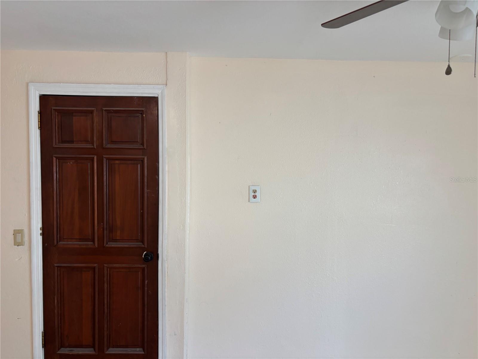 1320 LARSEN LN — photo 32