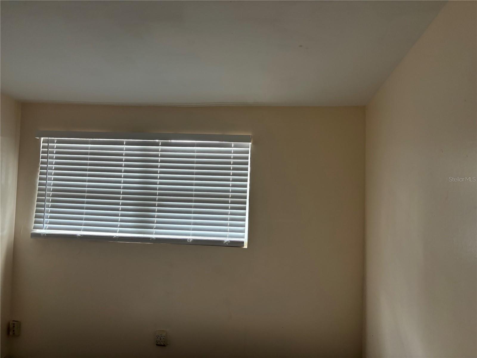 1320 LARSEN LN — photo 9