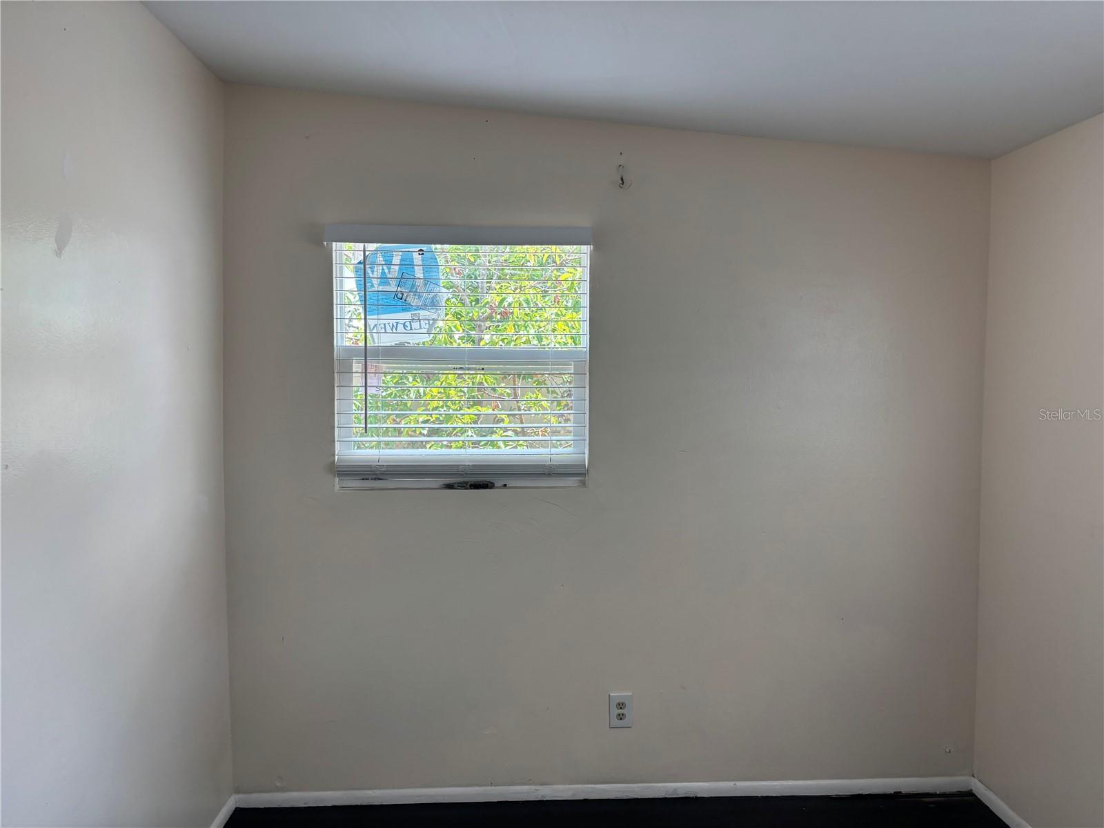 1320 LARSEN LN — photo 25