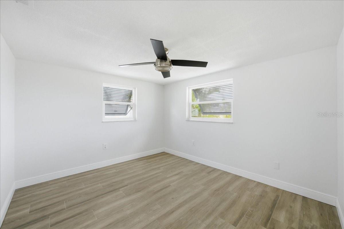 13902 BARNARD AVE — photo 13