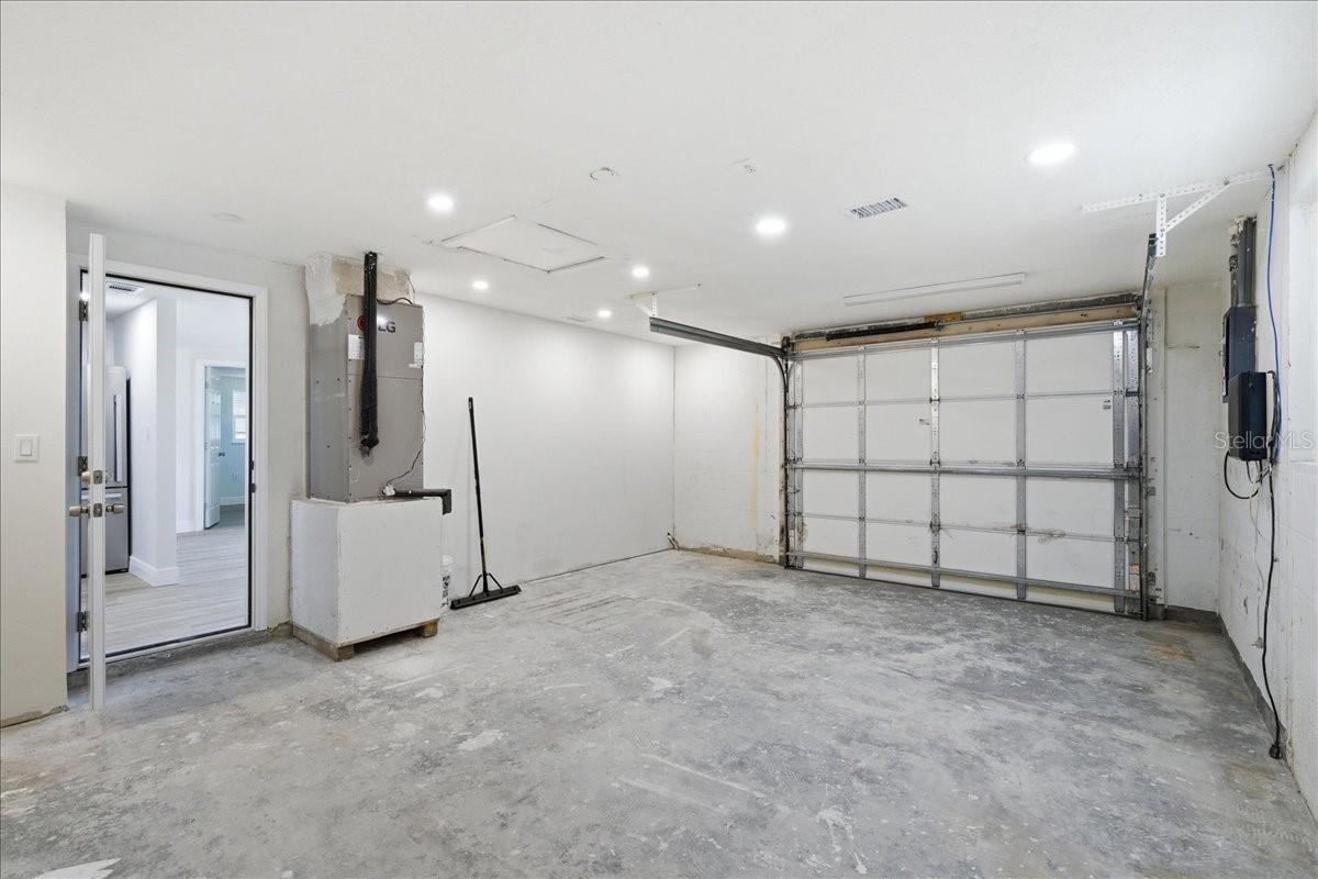 13902 BARNARD AVE — photo 17