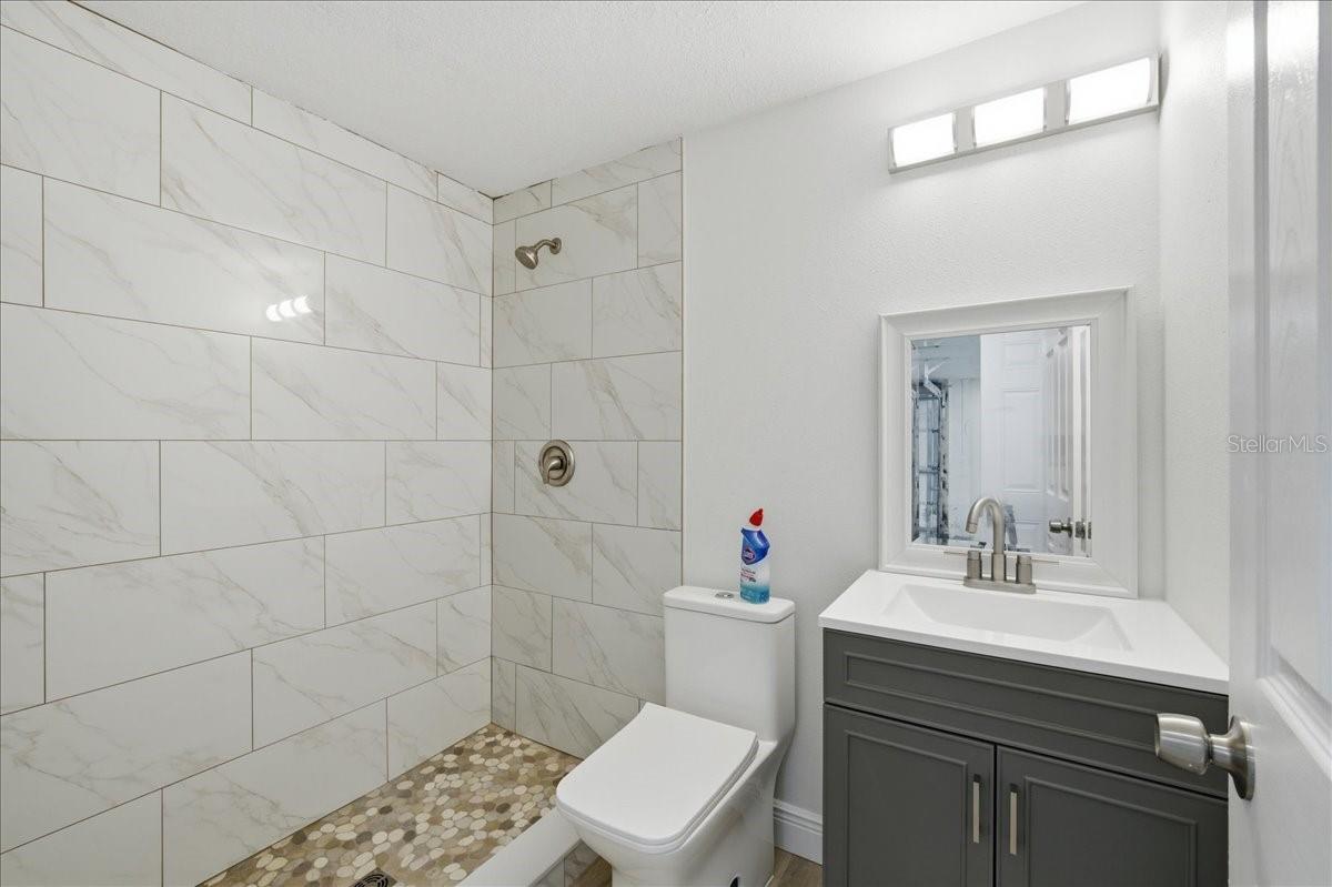 13902 BARNARD AVE — photo 16