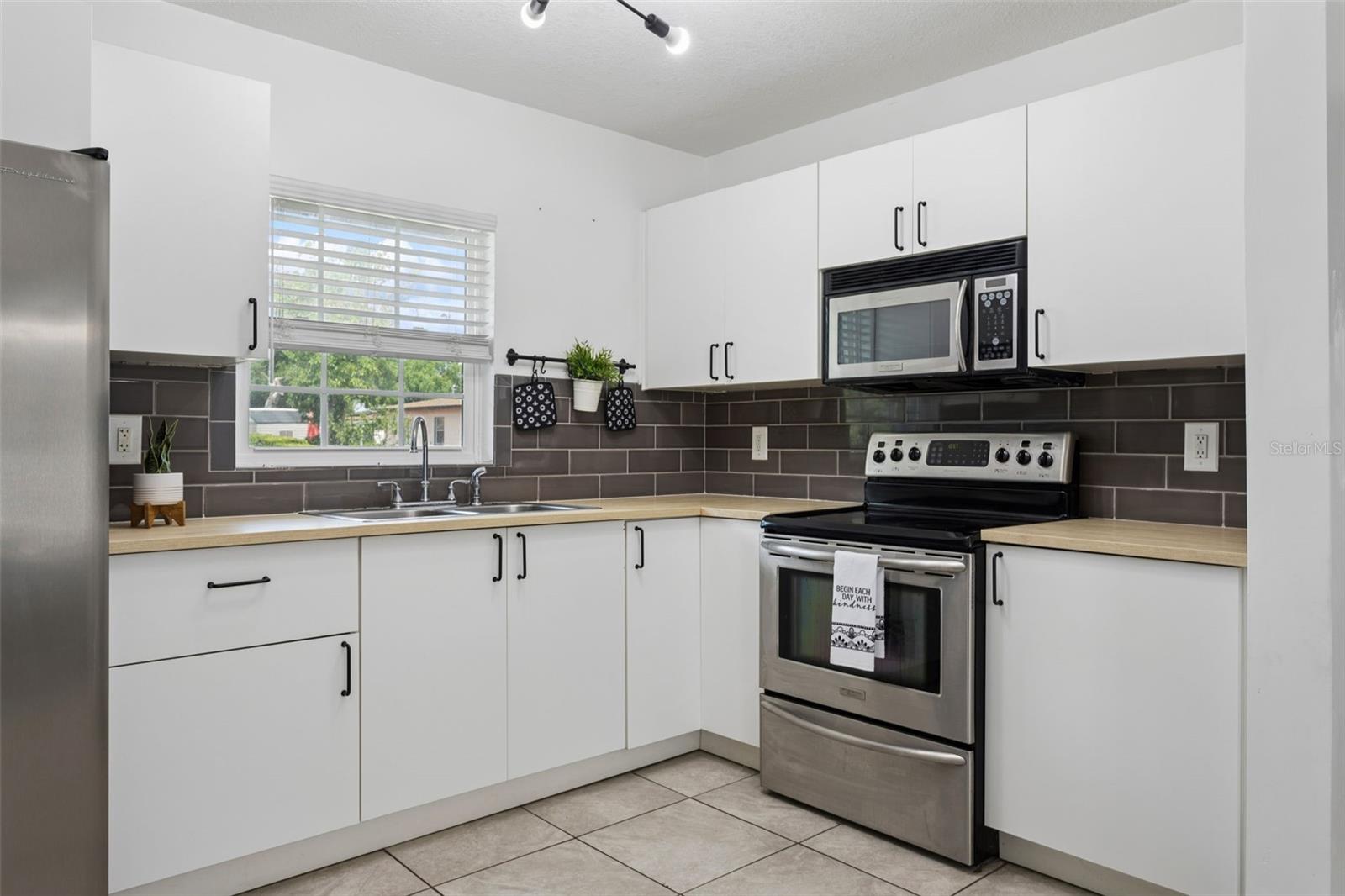 8303 TEMPLE PARK DR — photo 4