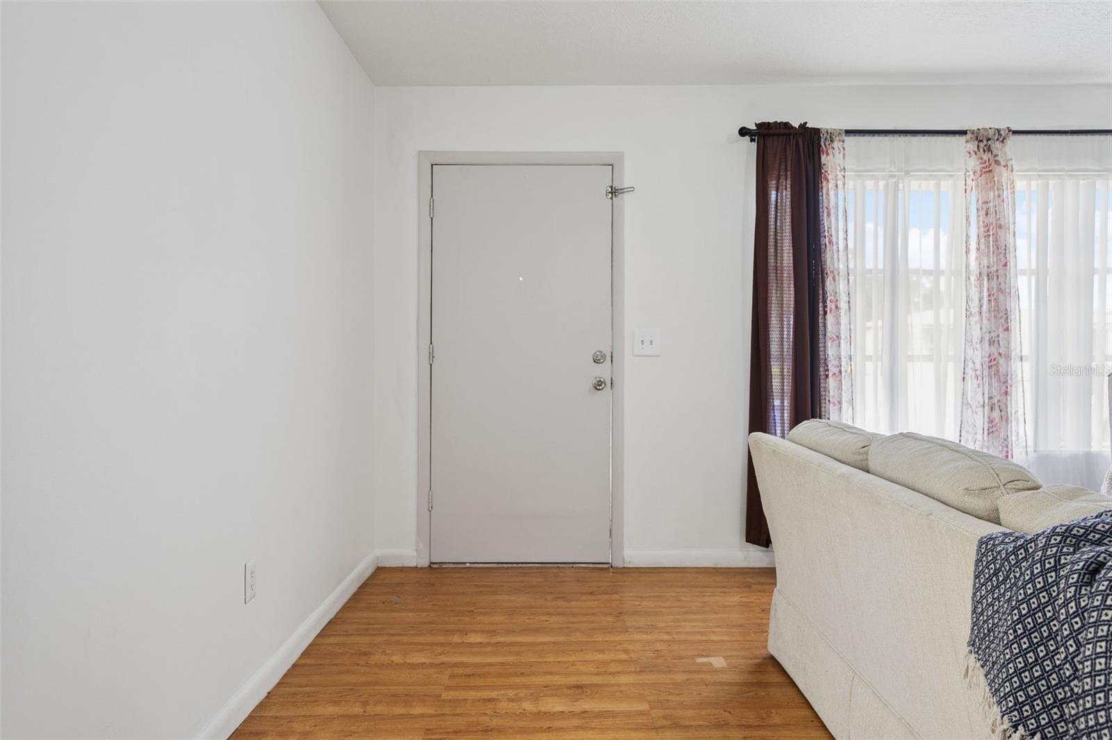 8303 TEMPLE PARK DR — photo 10