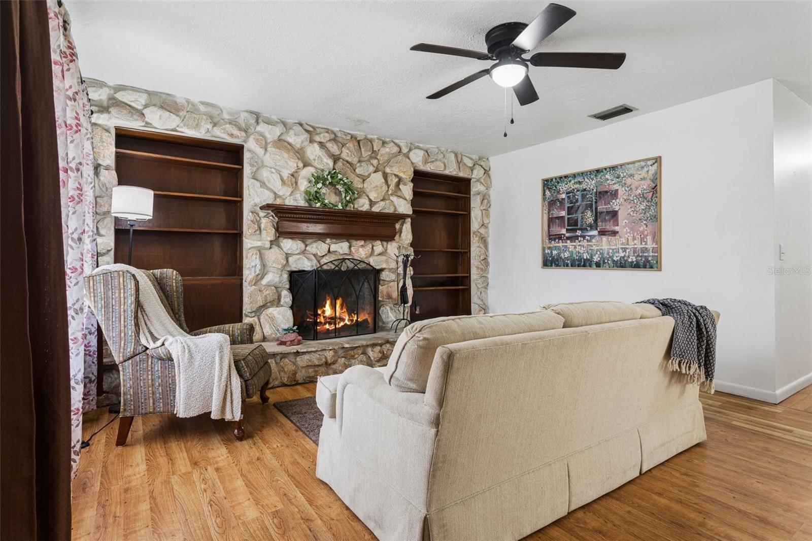 8303 TEMPLE PARK DR — photo 2