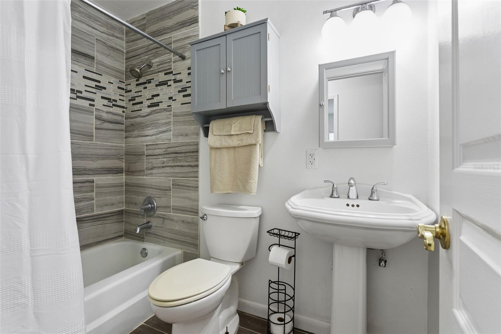 8303 TEMPLE PARK DR — photo 17