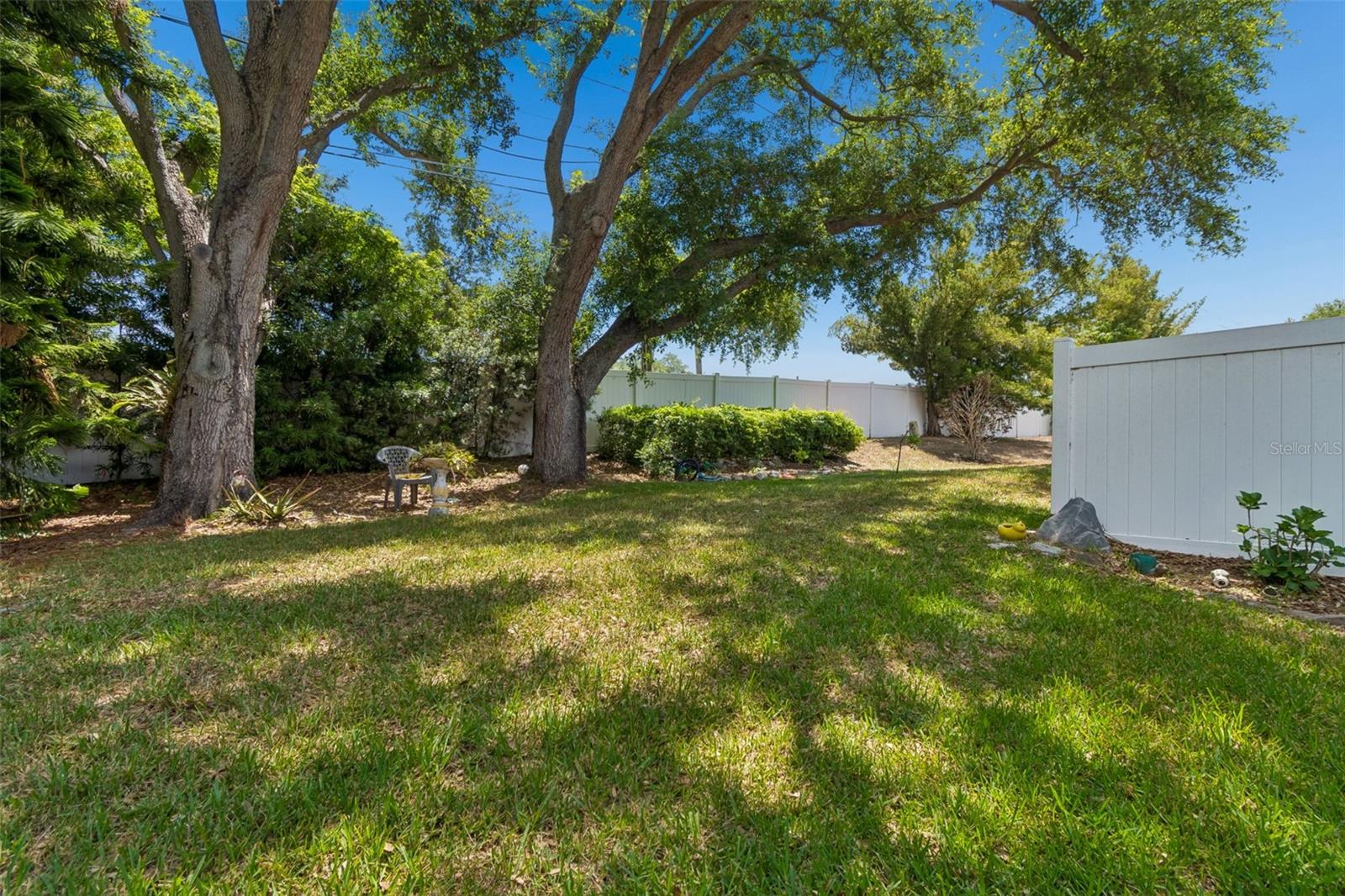 1319 ABBEY CRESCENT LN — photo 47