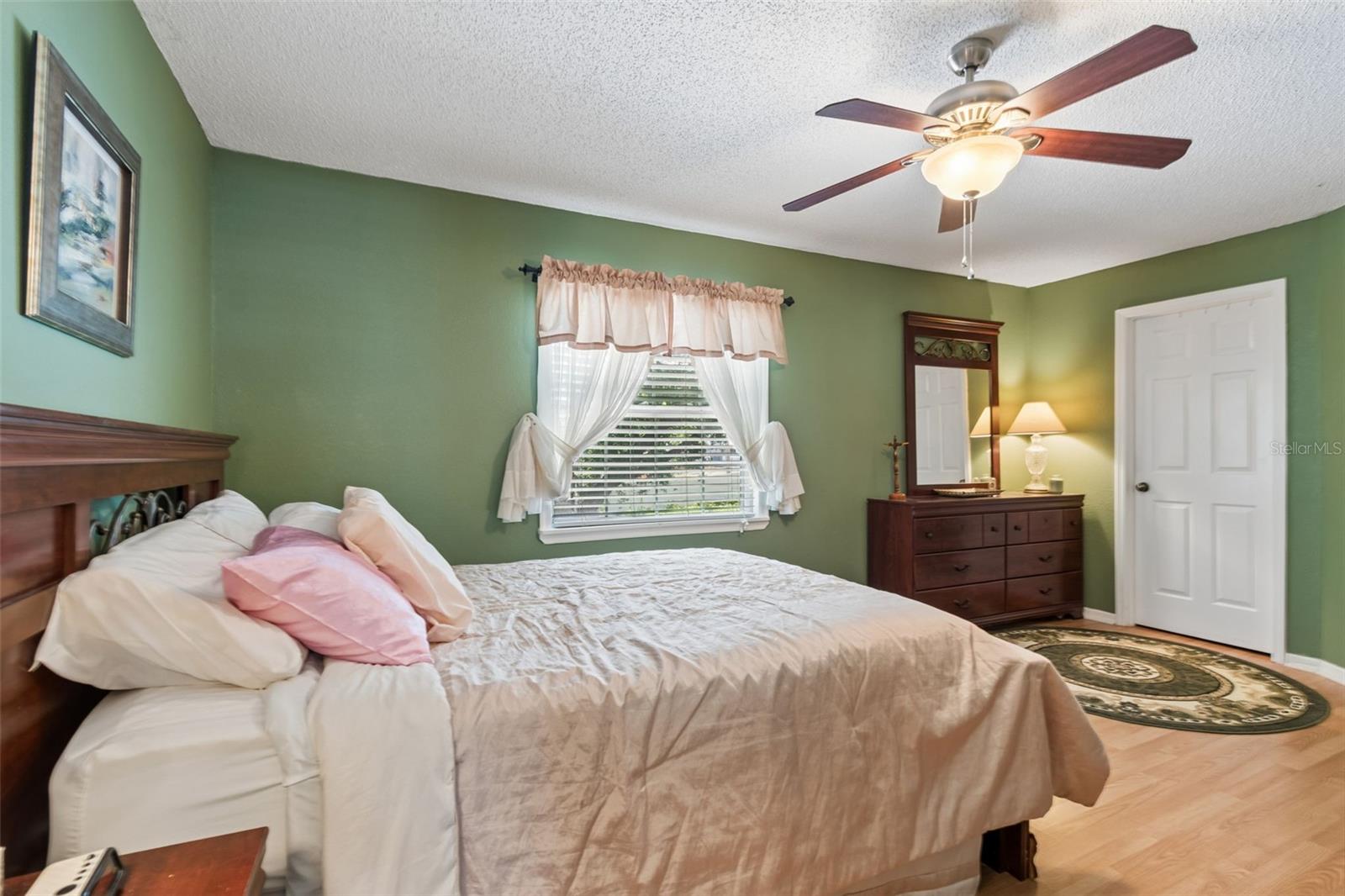1319 ABBEY CRESCENT LN — photo 40