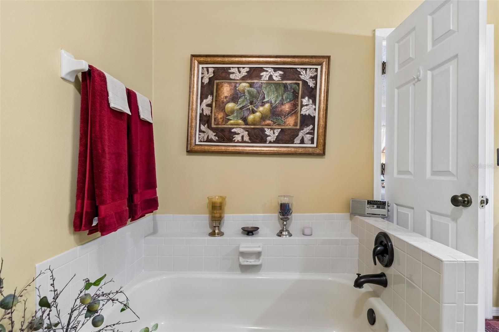 1319 ABBEY CRESCENT LN — photo 35