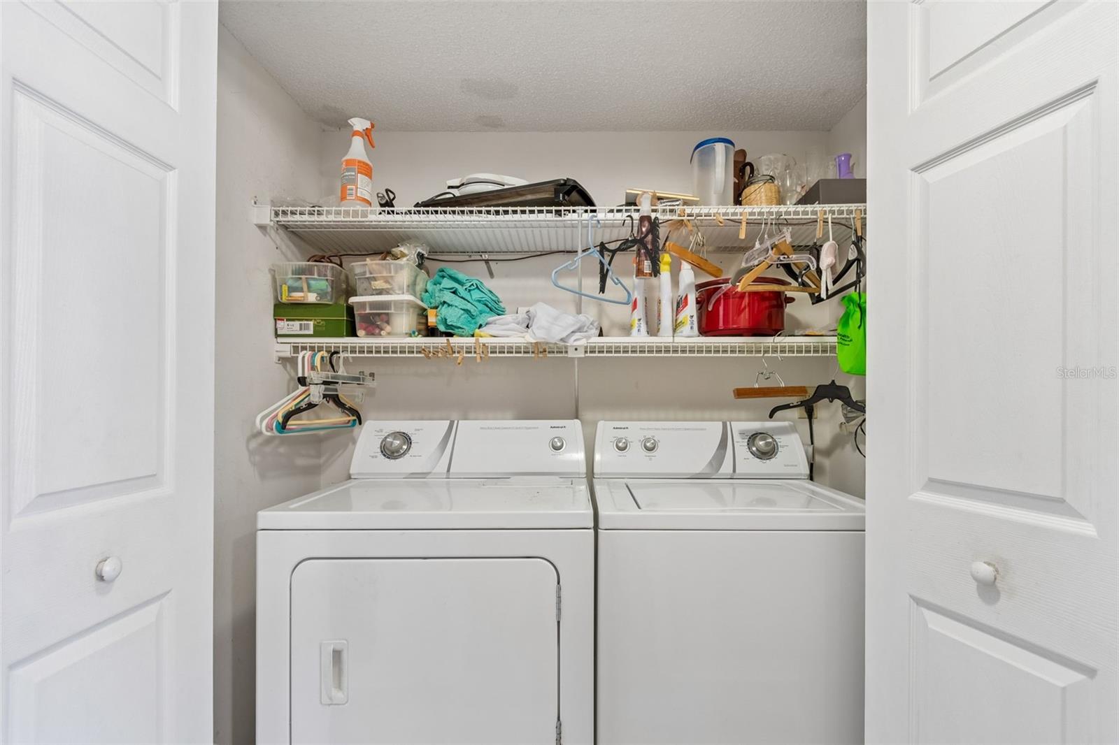 1319 ABBEY CRESCENT LN — photo 43