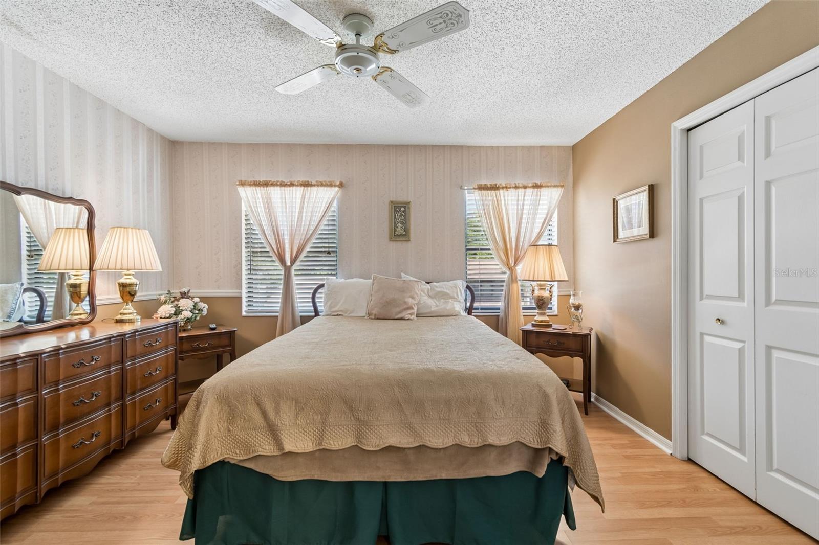 1319 ABBEY CRESCENT LN — photo 30